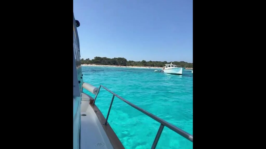 Playas de aguas turquesas en Menorca que no puedes perderte